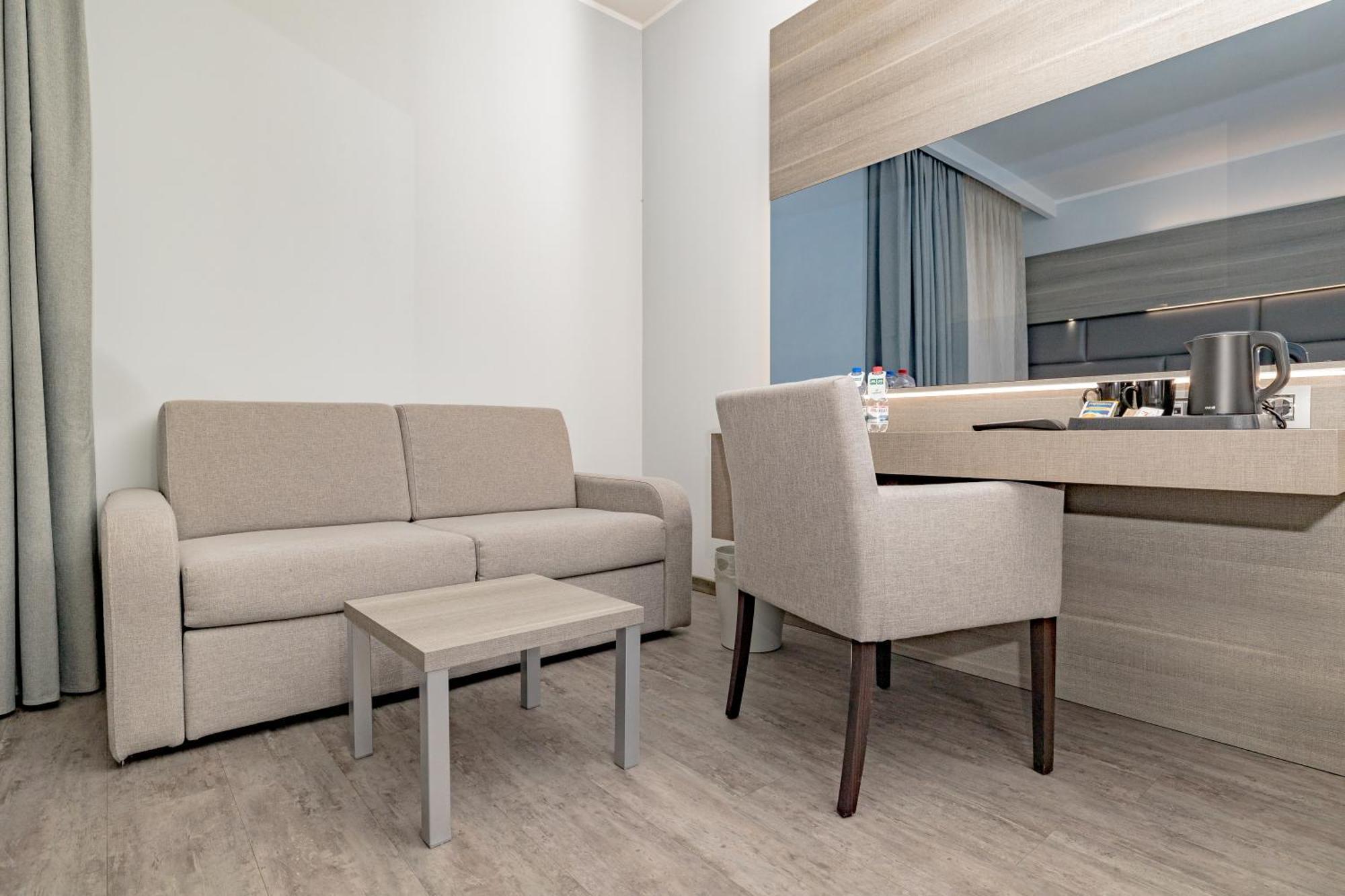 Just Hotel Saronno Exterior photo