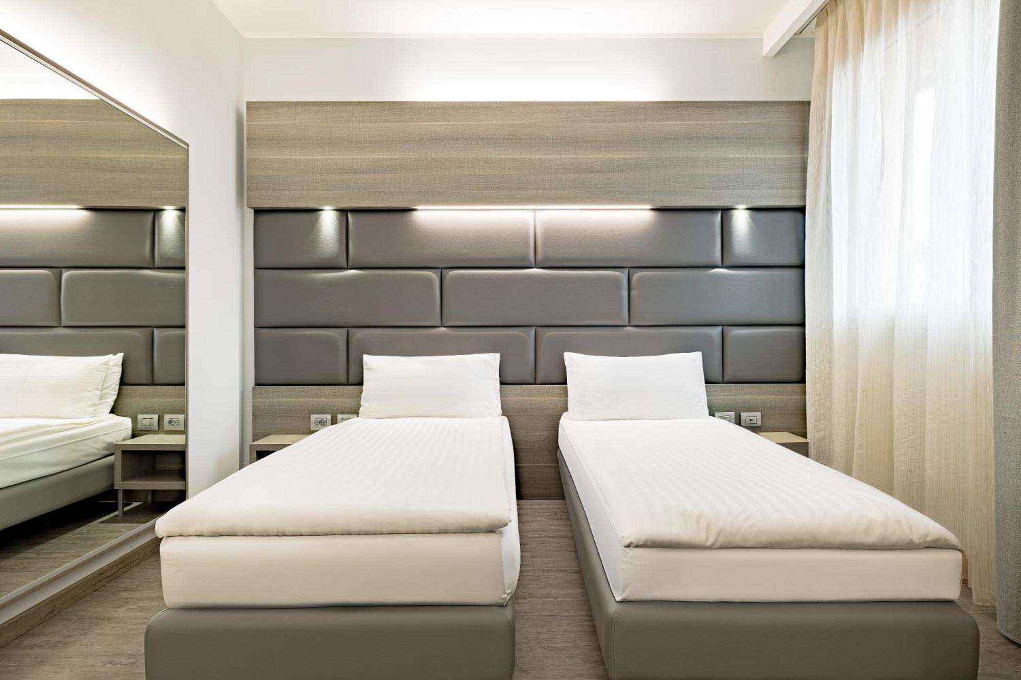 Just Hotel Saronno Exterior photo